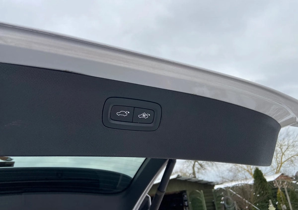 Volvo XC 90 cena 147900 przebieg: 120000, rok produkcji 2018 z Drezdenko małe 562